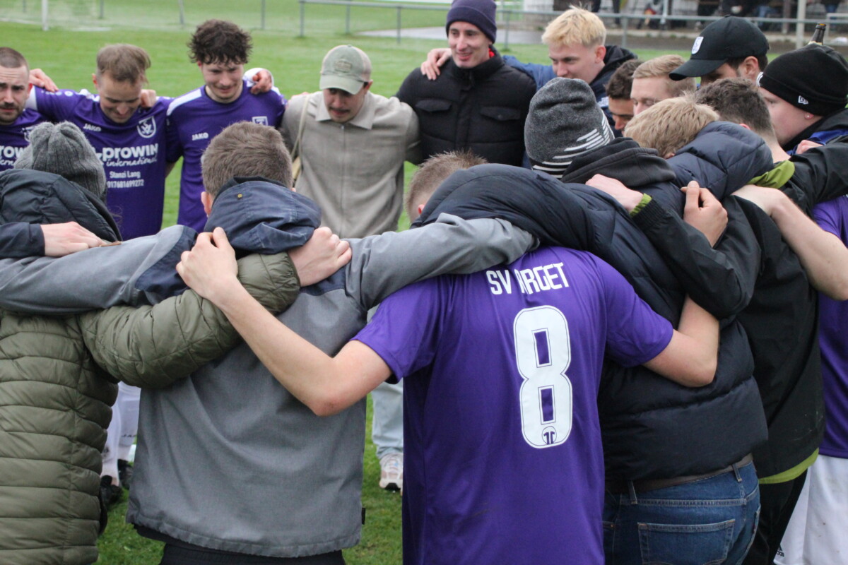Herren II des SV Arget auf dem Fußballplatz